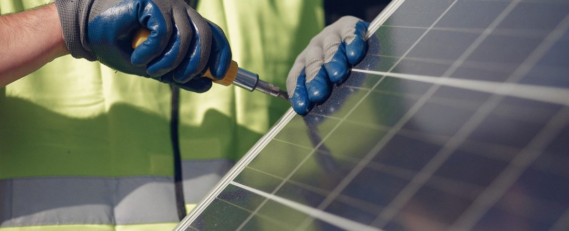 découvrez les panneaux solaires : une solution écologique et économique pour produire votre propre électricité. apprenez comment installer, entretenir et profiter des avantages des énergies renouvelables. optez pour une énergie durable et réduisez votre empreinte carbone dès aujourd'hui!